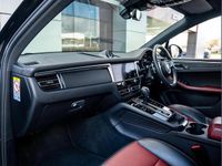 Used Porsche Macan 261 HP (191 kW) 2022 Black SUV