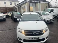 Używany Dacia Sandero Lauréate 90 KM (66 kW) 2015 Biały Hatchback