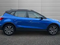 Used Seat Arona SE Technology 110 HP (80 kW) 2023 Sapphire blue with black roof SUV