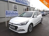 Used Hyundai i20 Premium 84 HP (61 kW) 2015 White Hatchback