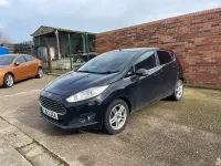 Usado Ford Fiesta Zetec 75 HP (55 kW) 2013 Preto Citadino