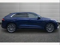 Begagnad Audi Q8 S-Line 340 HK (250 kW) 2022 Blå SUV