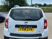 Used Dacia Duster Lauréate 110 HP (80 kW) 2016 White SUV