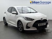 Used Toyota Yaris Hybrid Design 116 HP (85 kW) 2021 White Hatchback