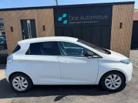Used Renault Zoe Dynamique 64 kW (88 HP) 2016 White Hatchback