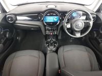 Usado Mini Cooper Classic 136 HP (100 kW) 2023 Prateado Citadino
