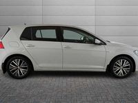 Used VW Golf VII SE 130 HP (95 kW) 2019 Pure white Hatchback