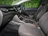 Used Vauxhall Astra SRi 200 HP (147 kW) 2018 Silver Hatchback