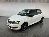 Used Skoda Fabia Colour Edition 90 HP (66 kW) 2016 White Hatchback