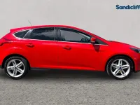 Used Ford Focus Titanium 125 HP (91 kW) 2017 Red Hatchback