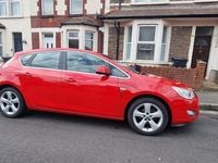 Begagnad Vauxhall Astra SRi 2012 Röd Halvkombi