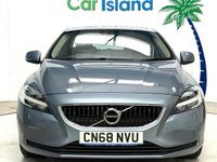 Used Volvo V40 Momentum 120 HP (88 kW) 2018 Blue Hatchback