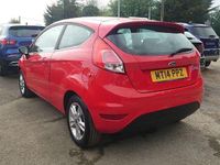 Used Ford Fiesta Zetec 82 HP (60 kW) 2014 Red Hatchback