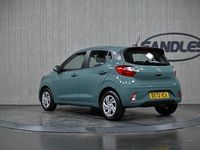 Used Hyundai i10 SE 67 HP (49 kW) 2022 Green Hatchback