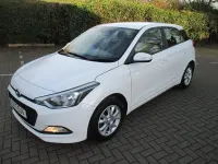 Used Hyundai i20 SE 84 HP (61 kW) 2017 White Hatchback