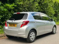 Used Toyota Yaris Multidrive S 99 HP (72 kW) 2015 Silver Hatchback