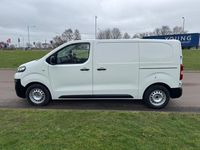 Used Vauxhall Vivaro Edition 120 HP (88 kW) 2020 White MPV