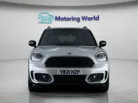 Usado Mini Cooper D Countryman Sport 148 CV (108 kW) 2021 Plateado SUV