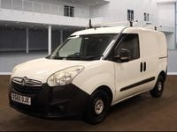 Used Vauxhall Combo 89 HP (65 kW) 2015 White Van