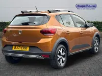 Begagnad Dacia Sandero Prestige 2021 Orange Minibuss