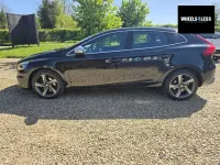 Käytetty Volvo V40 R-Design 122 HP (89 kW) 2015 Musta Viistoperä