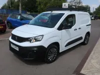 Used Peugeot Partner Premium 100 HP (73 kW) 2022 White MPV