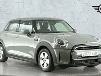 Usado Mini Cooper Classic 134 HP (98 kW) 2022 Cinzento Citadino