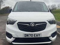Używany Vauxhall Combo Sportive 100 KM (73 kW) 2020 Biały Minivan