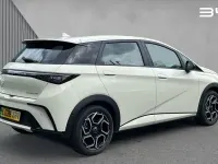 Nuevo BYD Dolphin Boost 129 kW (176 CV) 2026 Blanco Utilitario