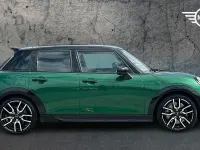 Used Mini Cooper Hatch 113 kW (154 HP) 2026 Green Hatchback