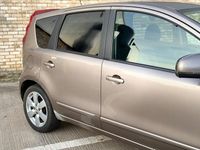 Używany Nissan Note Tekna 110 KM (80 kW) 2008 Beżowy Hatchback