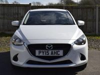 Used Mazda 2 75 HP (55 kW) 2015 White Hatchback