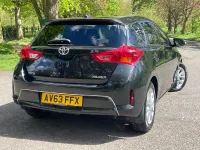 Used Toyota Auris 90 HP (66 kW) 2013 Black Hatchback