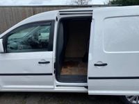 Used VW Caddy Maxi 102 HP (75 kW) 2013 White MPV