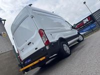 Usado Ford Transit 130 HP (95 kW) 2018 Branco Van