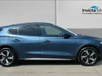 Used Ford Focus Active 125 HP (91 kW) 2023 Blue Hatchback