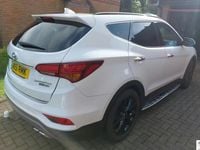 Used Hyundai Santa Fe 200 HP (147 kW) 2017 White SUV