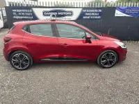 Used Renault Clio IV Dynamique 2017 Red Hatchback