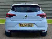 Used Renault Clio Techno 145 HP (106 kW) 2022 White Hatchback