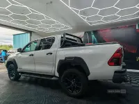 Gebraucht Toyota HiLux 204 PS (150 kW) 2021 Weiß Pickup