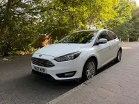 Used Ford Focus Zetec 100 HP (73 kW) 2018 White Hatchback