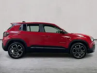 Begagnad Jeep Avenger Summit 100 HK (73 kW) 2025 Röd SUV