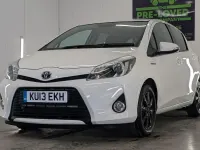 Used Toyota Yaris T4 100 HP (73 kW) 2013 White Hatchback