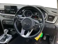 Begagnad Kia Ceed 136 HK (100 kW) 2019 Grå Halvkombi