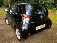Usado Toyota iQ 68 HP (50 kW) 2009 Preto Citadino