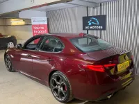 Used Alfa Romeo Giulia Super 200 HP (147 kW) 2016 Red Sedan