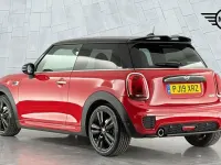 Used Mini Cooper Hatch 134 HP (98 kW) 2019 Red Hatchback