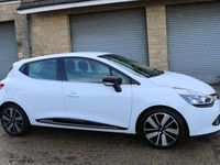 Used Renault Clio IV Dynamique 90 HP (66 kW) 2016 White Hatchback