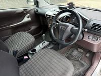 Used Toyota iQ 68 HP (50 kW) 2010 Silver Hatchback