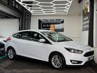 Used Ford Focus Zetec 125 HP (91 kW) 2016 White Hatchback